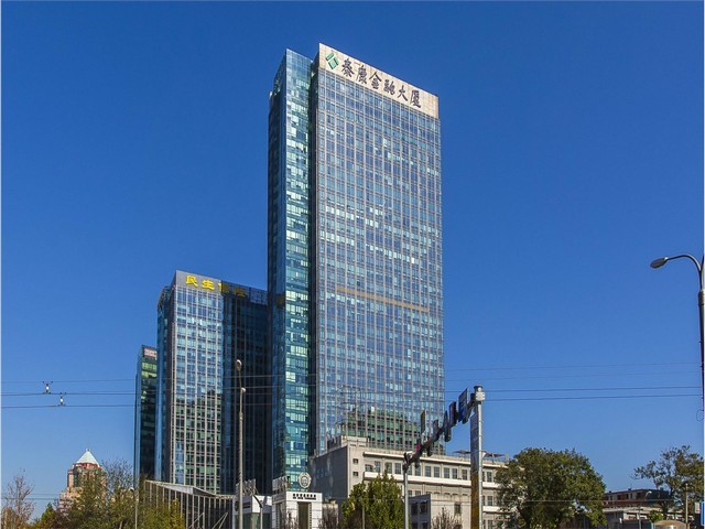 厂房防排烟风管吊装